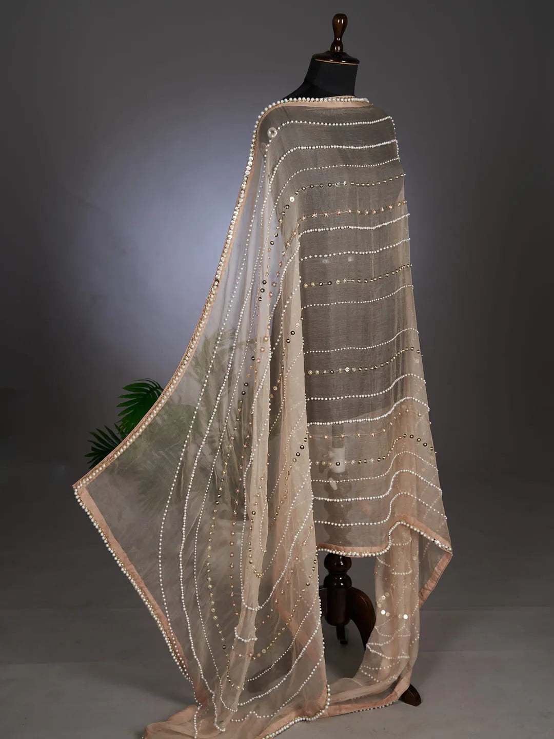 Statement hertiage nude dupatta