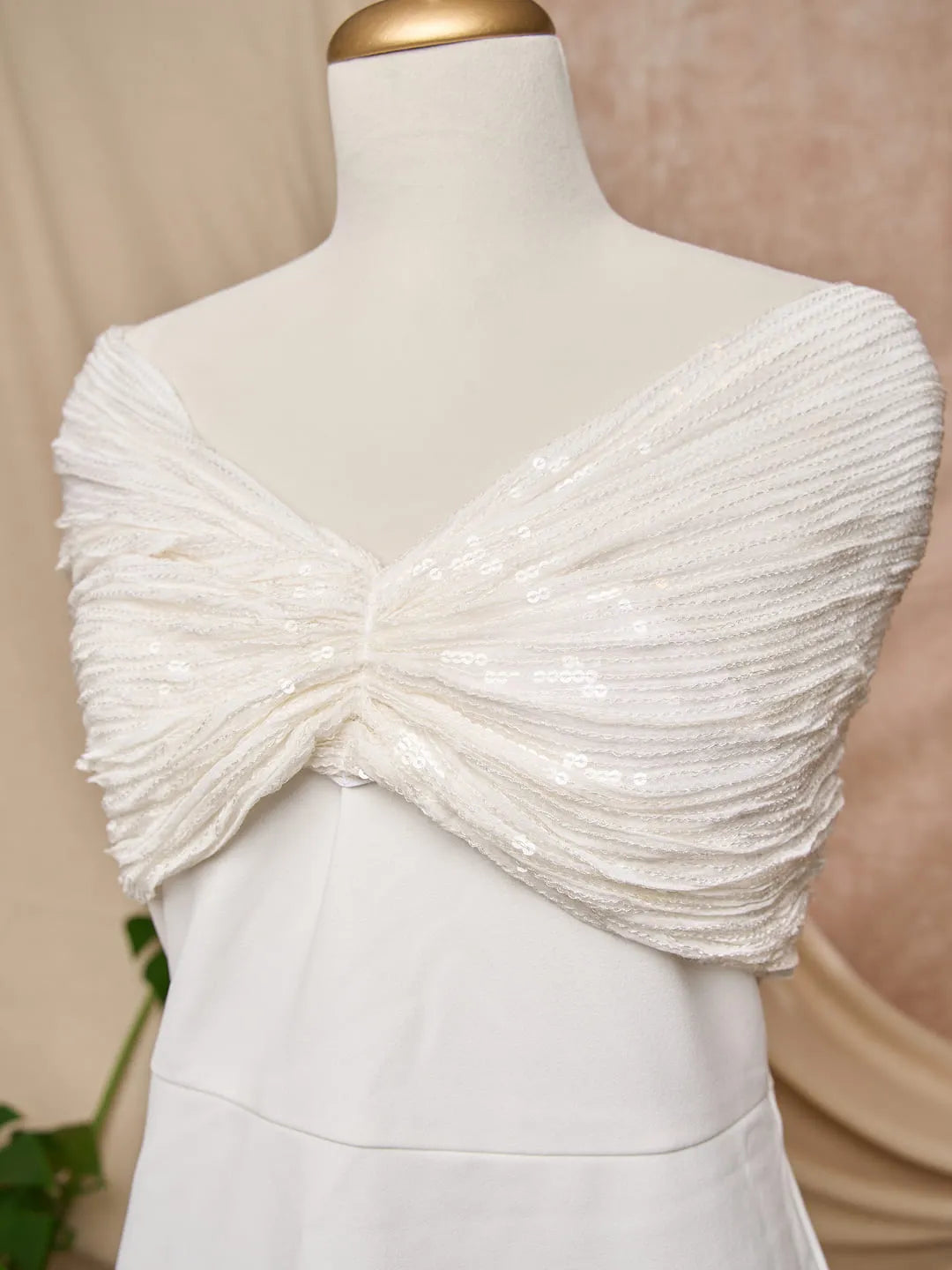 white bow dresss