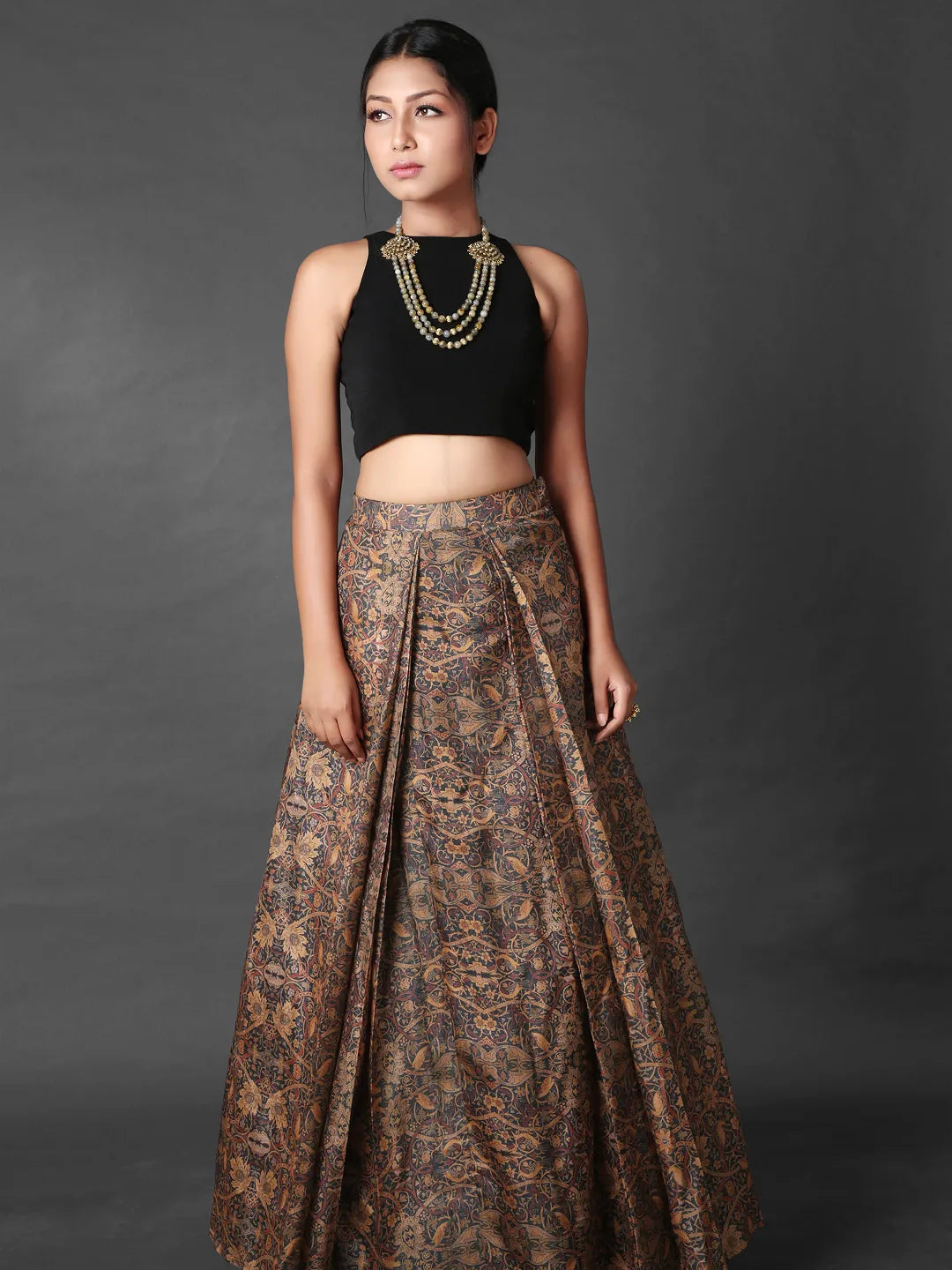 Pleated skirt and plain crop top