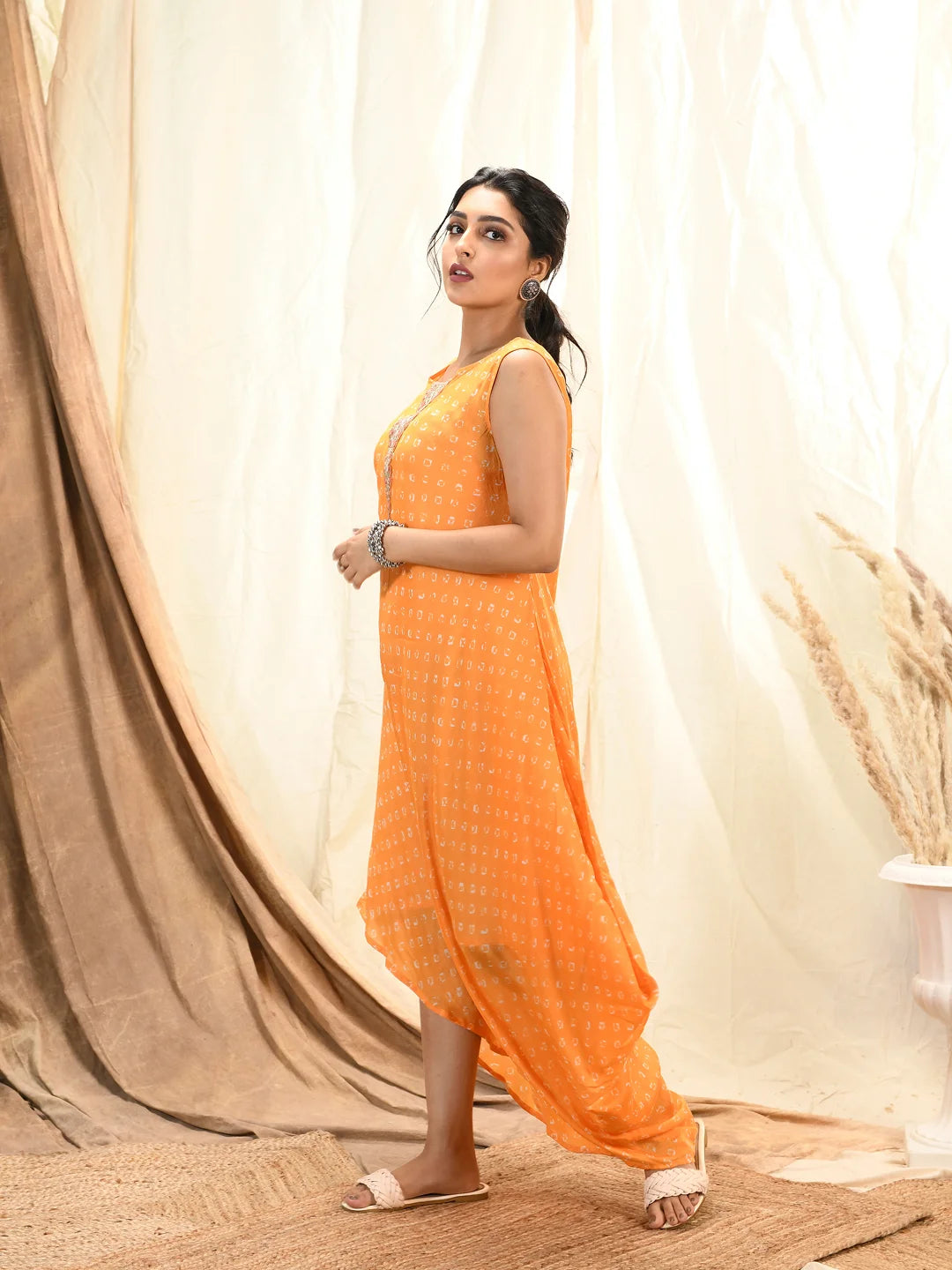 Mango Bandhni darpe  kurta & cape set