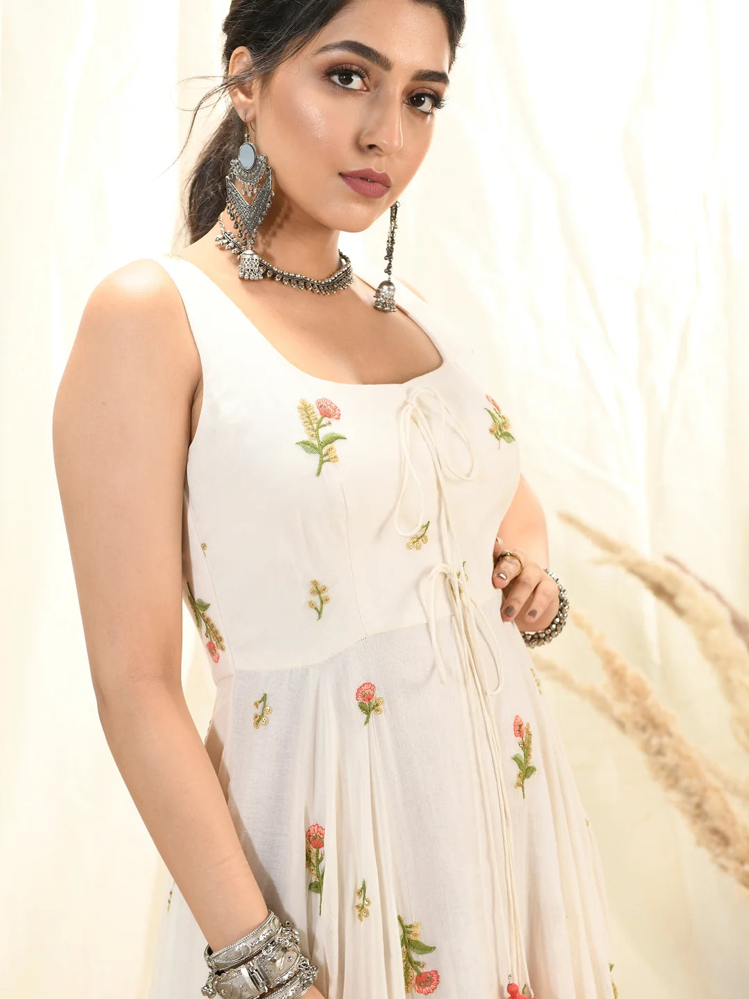 Floral embroidered asymmetrical kurta/dress with  bandhni cape