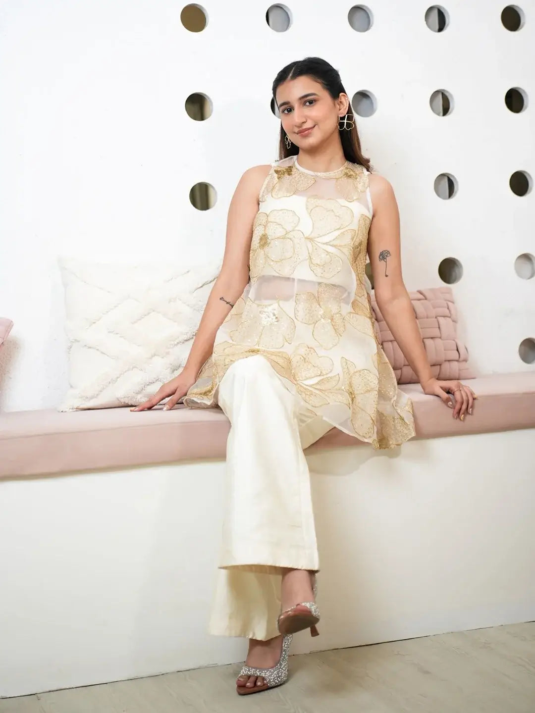 Ivory Whisper cape set