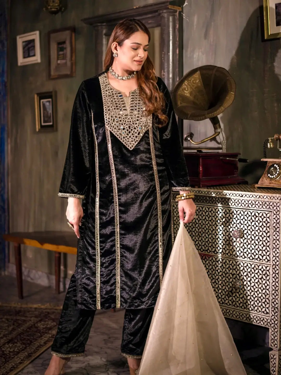Sheesh Mahal Kurta Set Black
