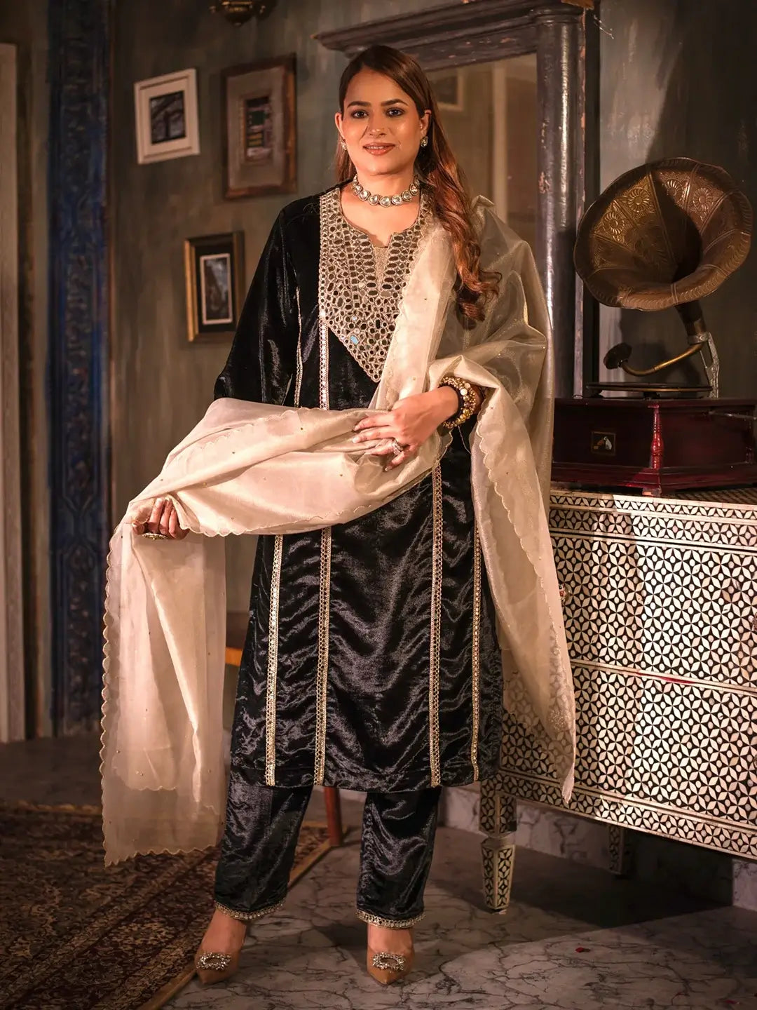 Sheesh Mahal Kurta Set Black