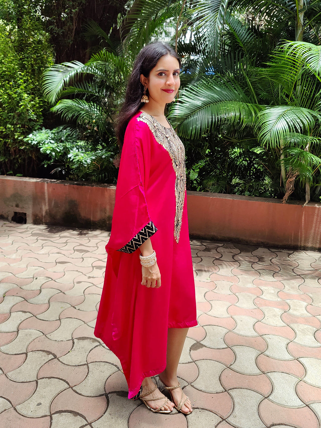 Kaftan kurta-dress with embellished neck