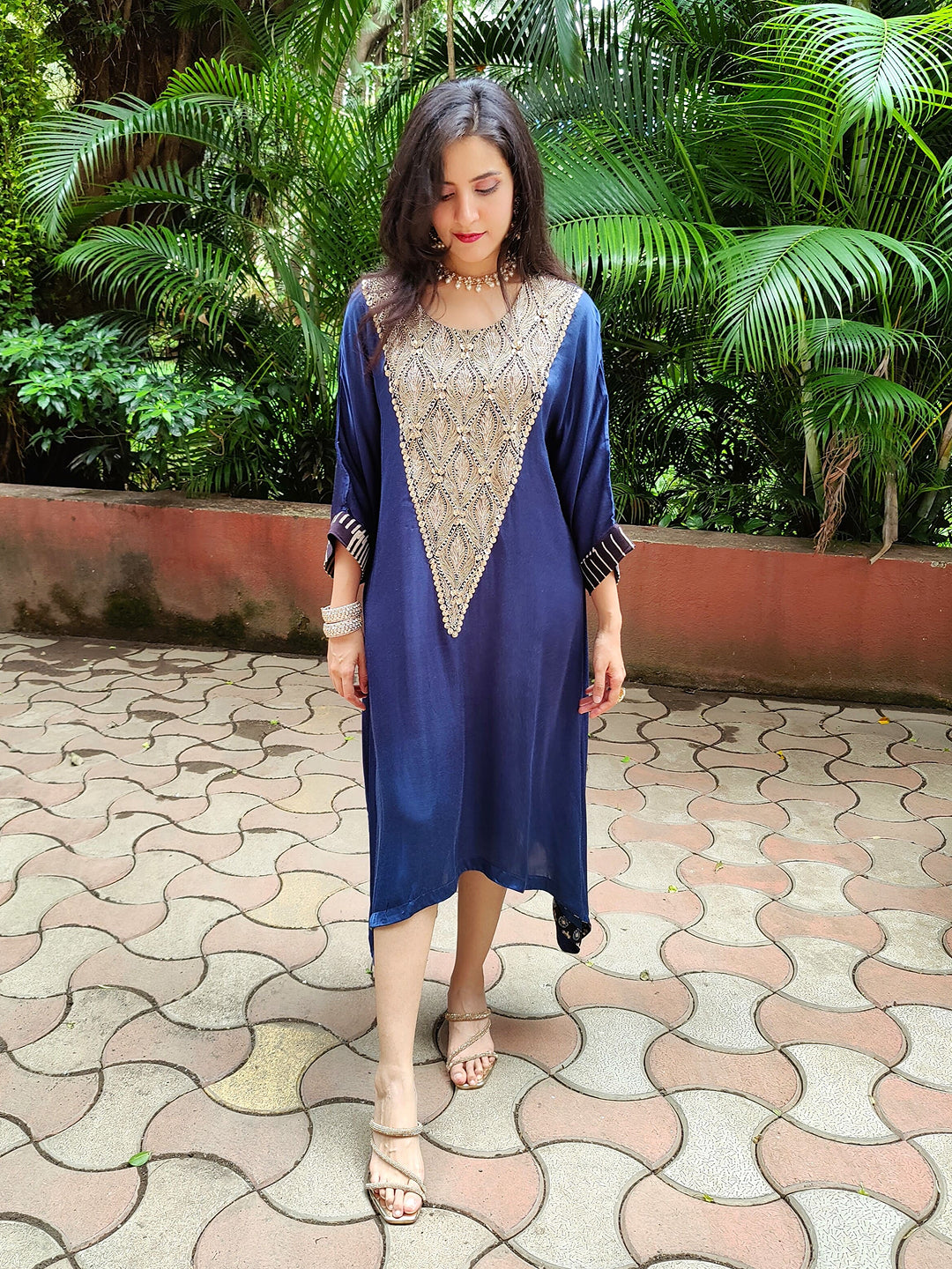 Kaftan kurta-dress with embellished neck