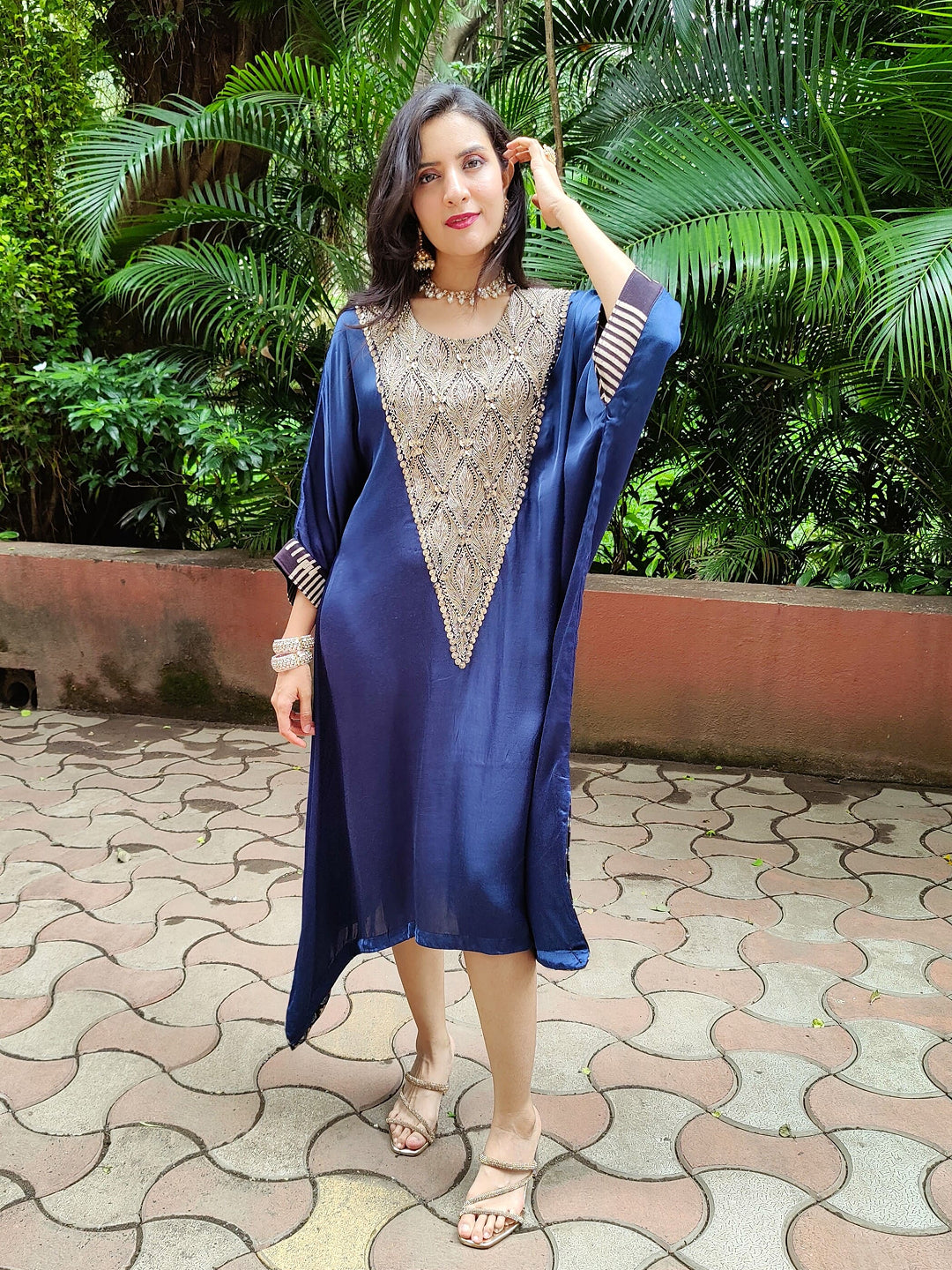 Kaftan kurta-dress with embellished neck