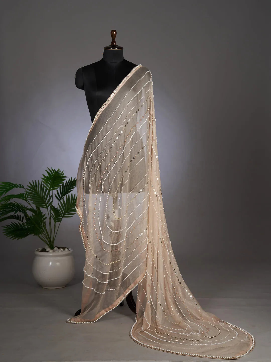 Statement hertiage nude dupatta